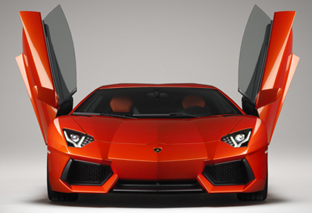 LAMBORGHINI AVENTADOR
