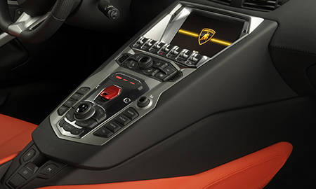 LAMBORGHINI AVENTADOR