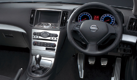 NISSAN SKYLINE