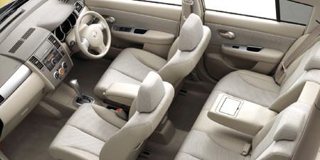NISSAN TIIDA