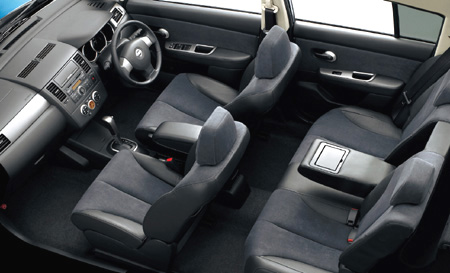 NISSAN TIIDA
