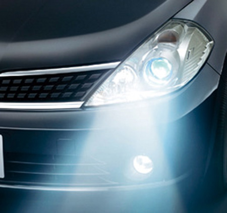 NISSAN TIIDA