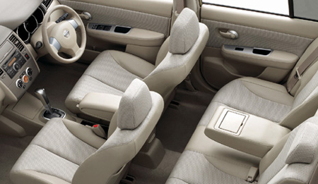 NISSAN TIIDA