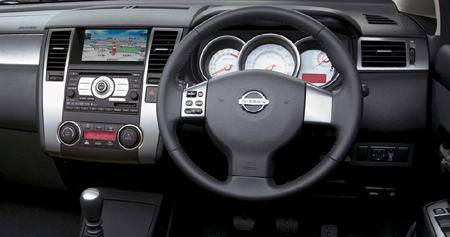 NISSAN TIIDA