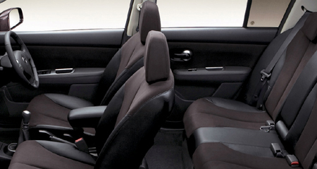 NISSAN TIIDA