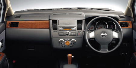 NISSAN TIIDA LATIO