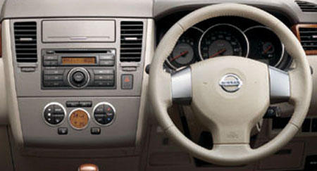 NISSAN TIIDA LATIO