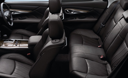 NISSAN FUGA
