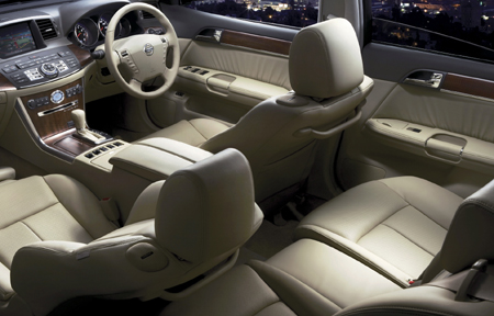 NISSAN FUGA