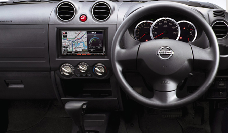 NISSAN KIX