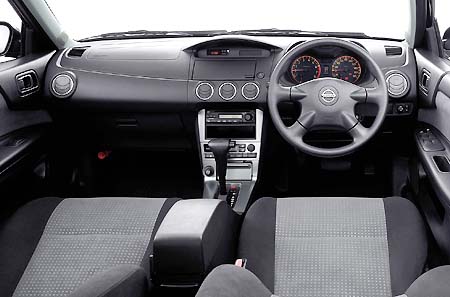 NISSAN AVENIR