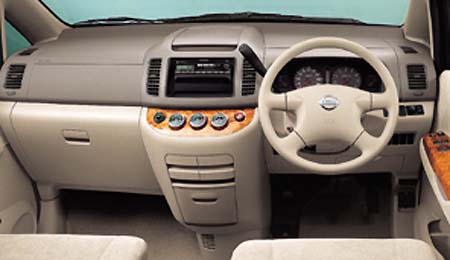 NISSAN SERENA