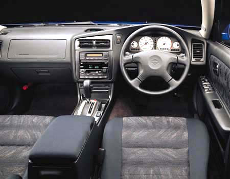 NISSAN STAGEA