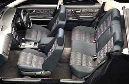 NISSAN STAGEA