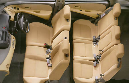 NISSAN TINO