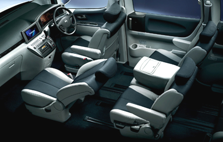 NISSAN ELGRAND