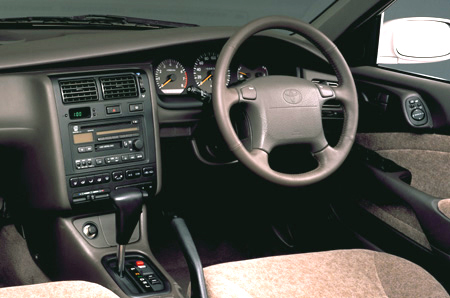 TOYOTA CORONA