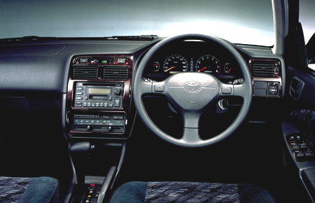 TOYOTA CARINA