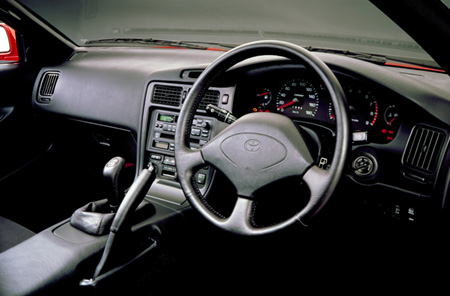 TOYOTA MR2