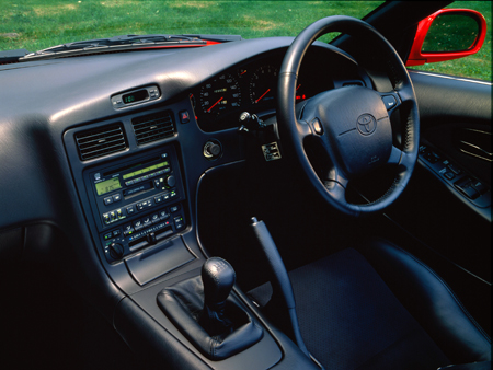 TOYOTA MR2