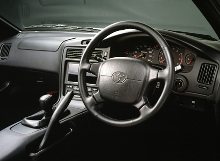 TOYOTA MR2