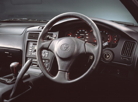 TOYOTA MR2