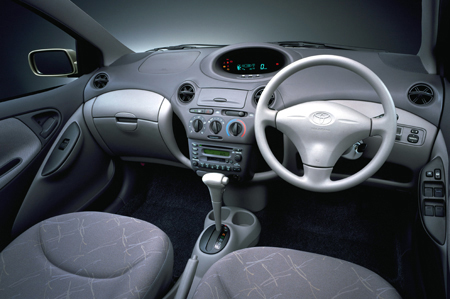 TOYOTA PLATZ