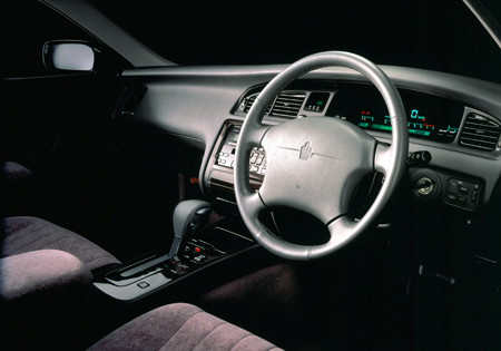TOYOTA CROWN MAJESTA
