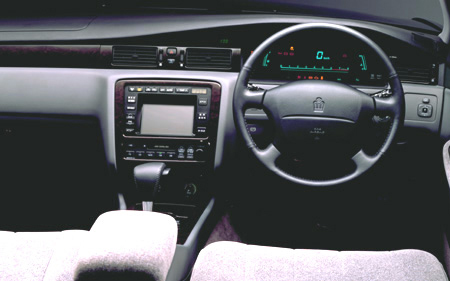 TOYOTA CROWN MAJESTA