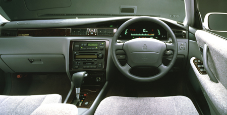 TOYOTA CROWN MAJESTA