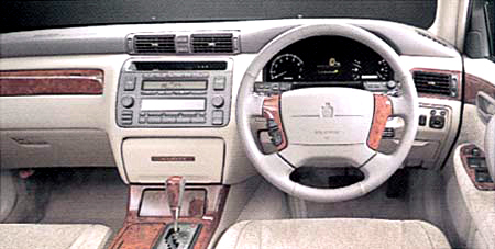 TOYOTA CROWN MAJESTA