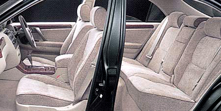 TOYOTA CROWN MAJESTA