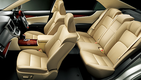 TOYOTA CROWN MAJESTA
