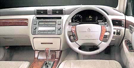 TOYOTA CROWN MAJESTA