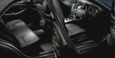 TOYOTA CROWN MAJESTA