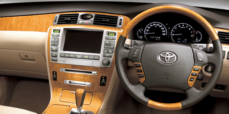 TOYOTA CROWN MAJESTA