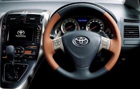TOYOTA BLADE