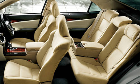 TOYOTA CROWN HYBRID