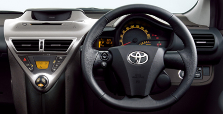 TOYOTA IQ 100G