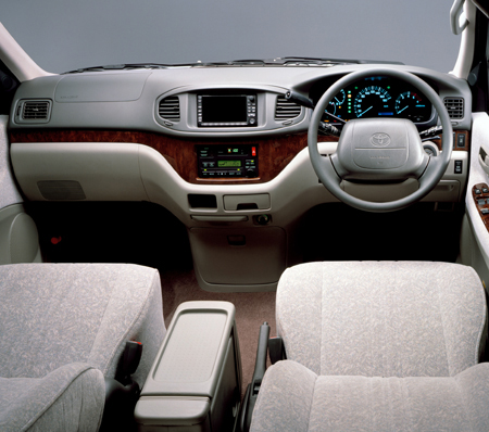 TOYOTA HIACE REGIUS