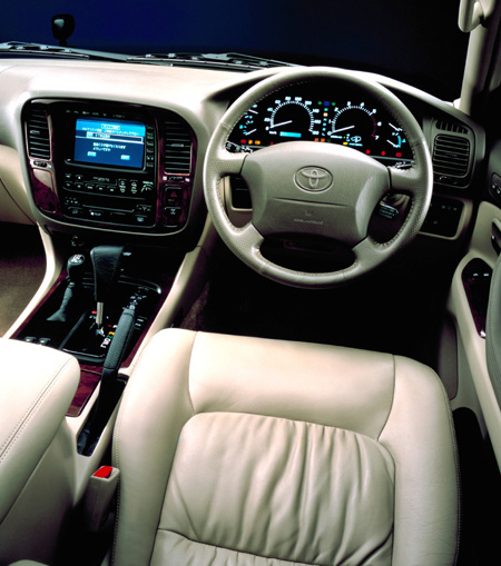TOYOTA LAND CRUISER 100