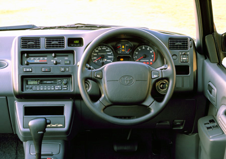 TOYOTA RAV4 J