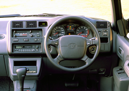 TOYOTA RAV4 J