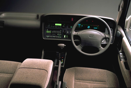 TOYOTA HIACE WAGON