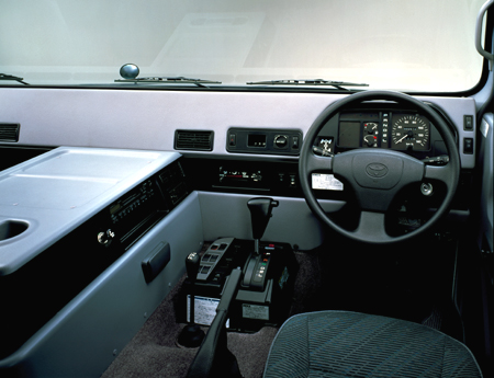 TOYOTA MEGA CRUISER