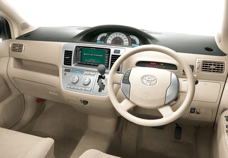TOYOTA RAUM