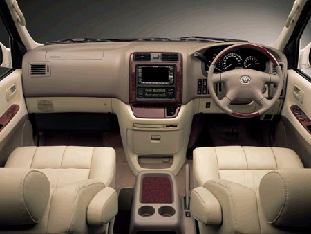 TOYOTA GRAND HIACE