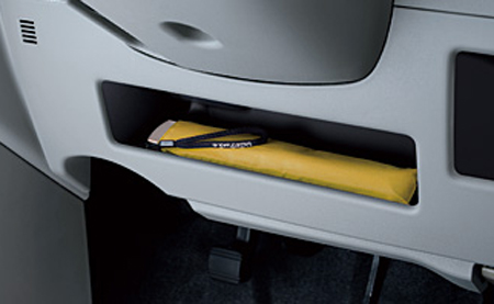 TOYOTA PIXIS SPACE