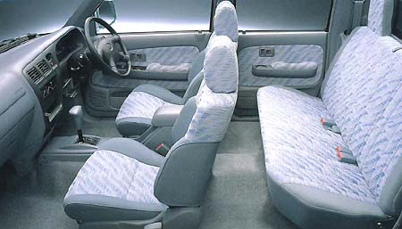 TOYOTA HILUX SPORTS PICK UP
