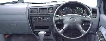 TOYOTA HILUX SPORTS PICK UP